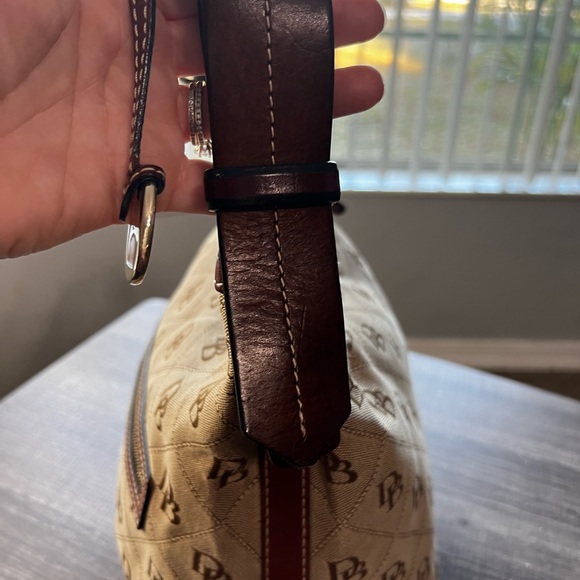 Dooney & Bourke shoulder bag - Picture 14 of 15